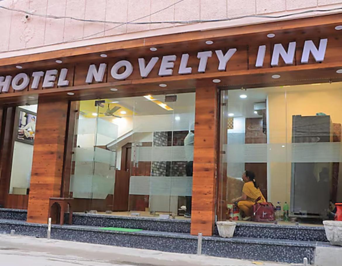 Hotel Novelty Inn Amritsar Exteriör bild